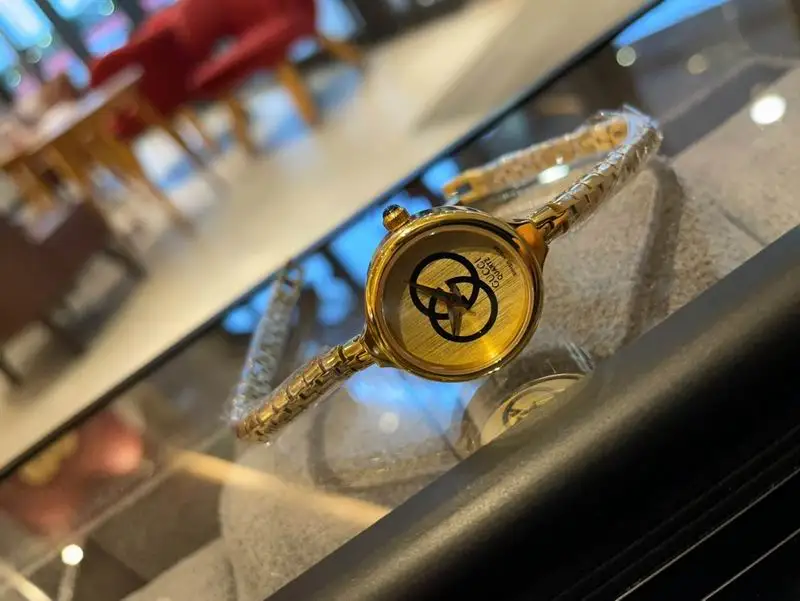 24Gucci women watch 1120