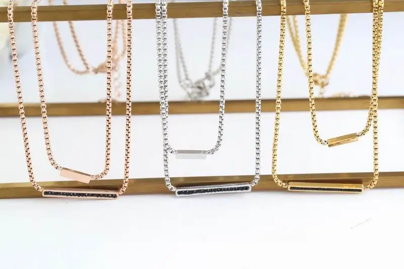 Armani necklace 11lyx4