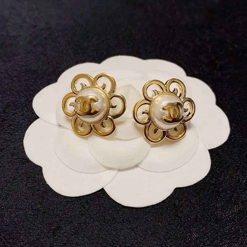 Chanel earing 1lyx3