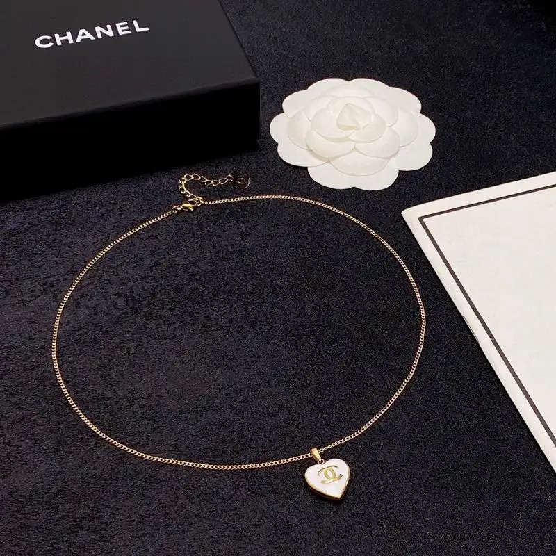 Chanel necklace 1lyx143