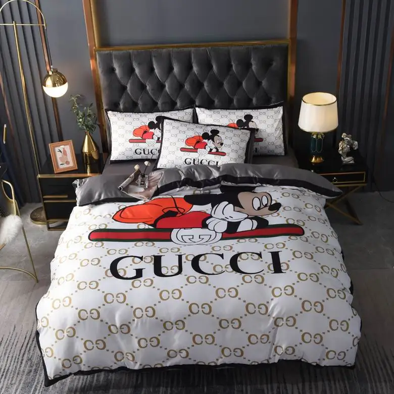 Gucci 2x2.3m Plus 2.2x2.4cm 01