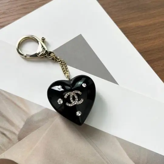 Chanel keyring 03lyh8