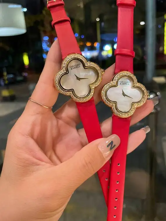 Van Cleef Arpels watch 04