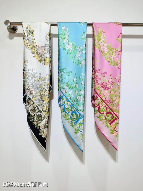 Gucci silk scarf 90X90cm E032915