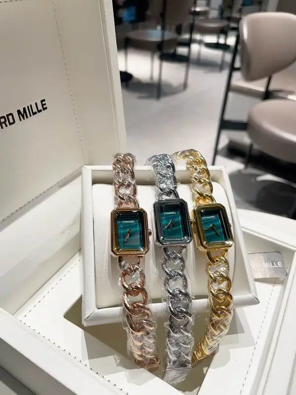 Chanel 21X26mm 041674