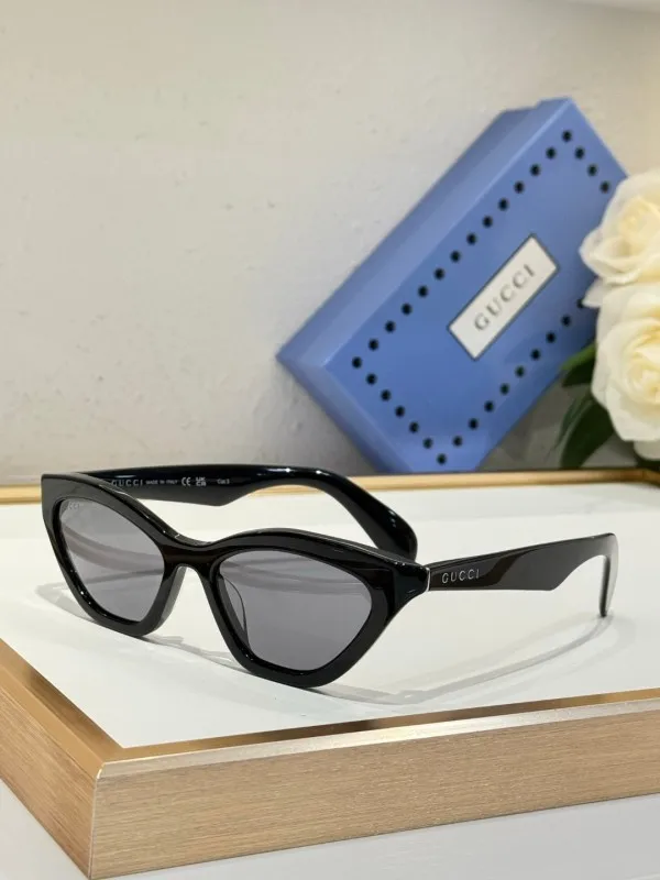 Gucci Glasses 08smh125