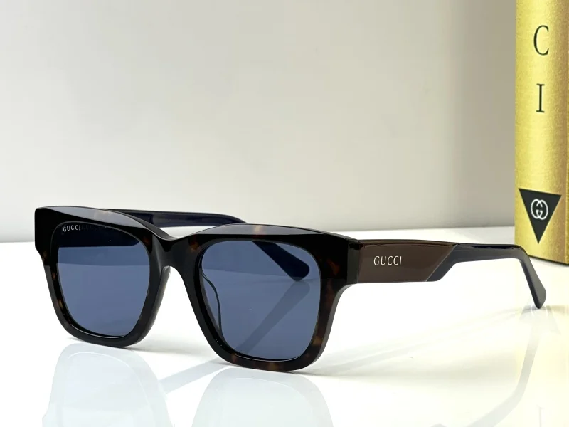 Gucci Glasses 08smh157