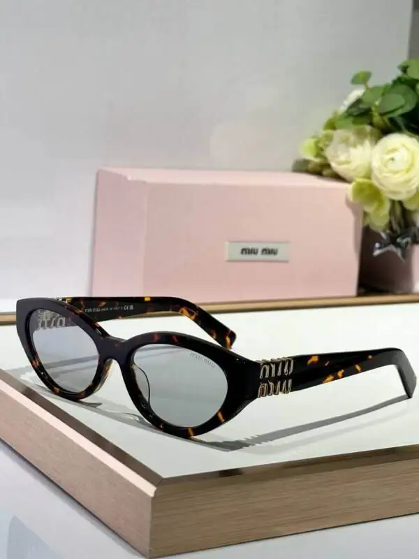 MiuMiu Glasses 08smh56