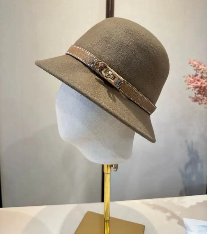 Hermes top hat 090801