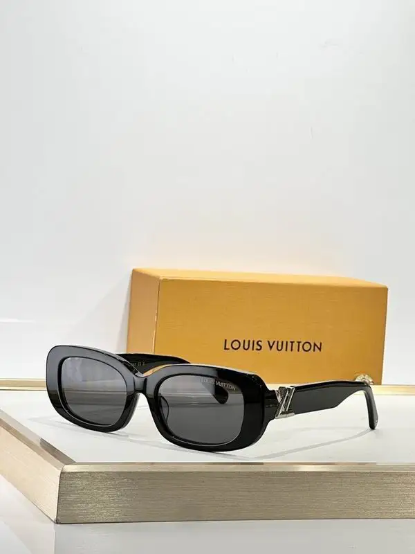 LV Glasses smr212