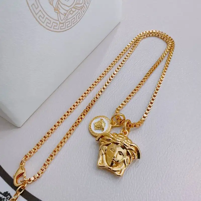 Versace necklace lyx215