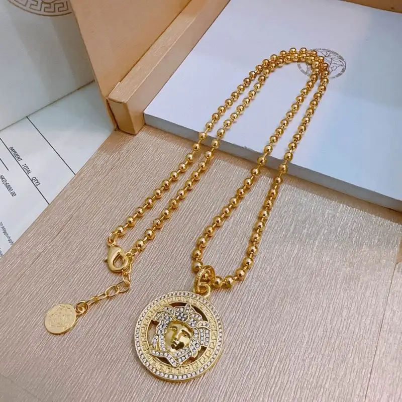 Versace necklace lyx257