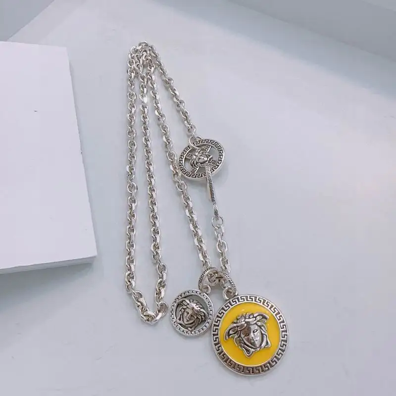 Versace necklace lyx261