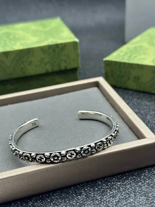 Gucci Bracelet 10yxx23