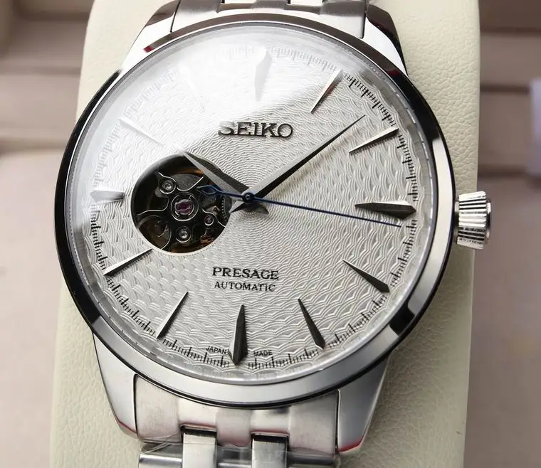 Seiko men 40.5X11.84mm M05