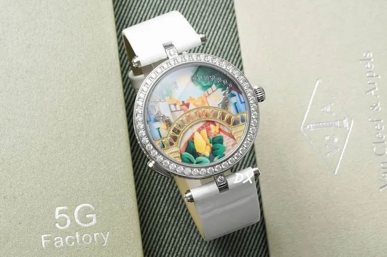 Van Cleef & Arpels 38mm 2nms19