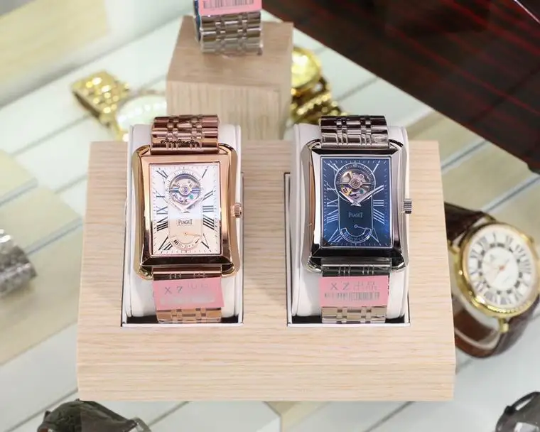 Piaget men watch M03